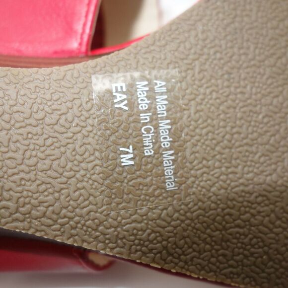 New in Box Comfort Corner Red Sandals Low Heel Women's 7M - Picture 8 of 11
